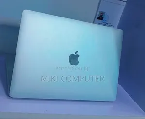 New Laptop Apple MacBook Pro 2022 M2 8GB Intel SSD 256GB