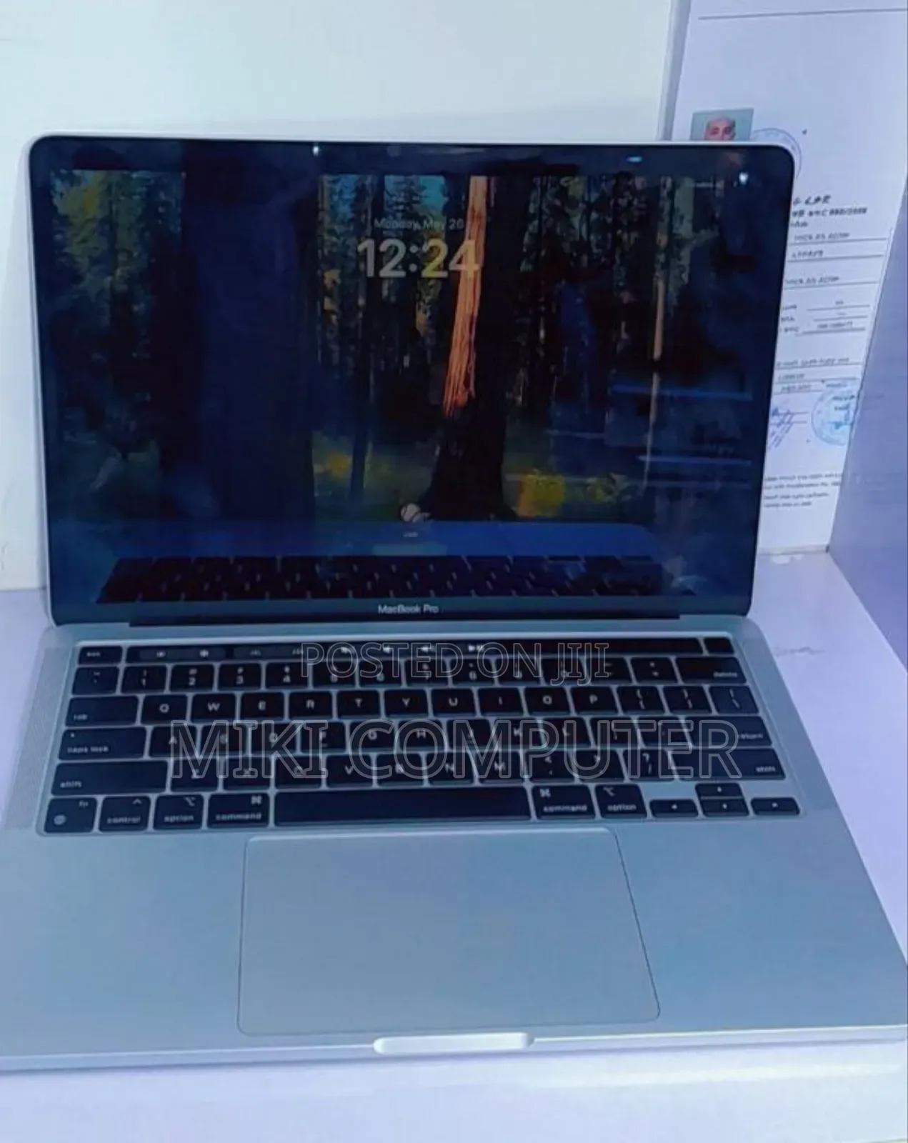 New Laptop Apple MacBook Pro 2022 M2 8GB Intel SSD 256GB