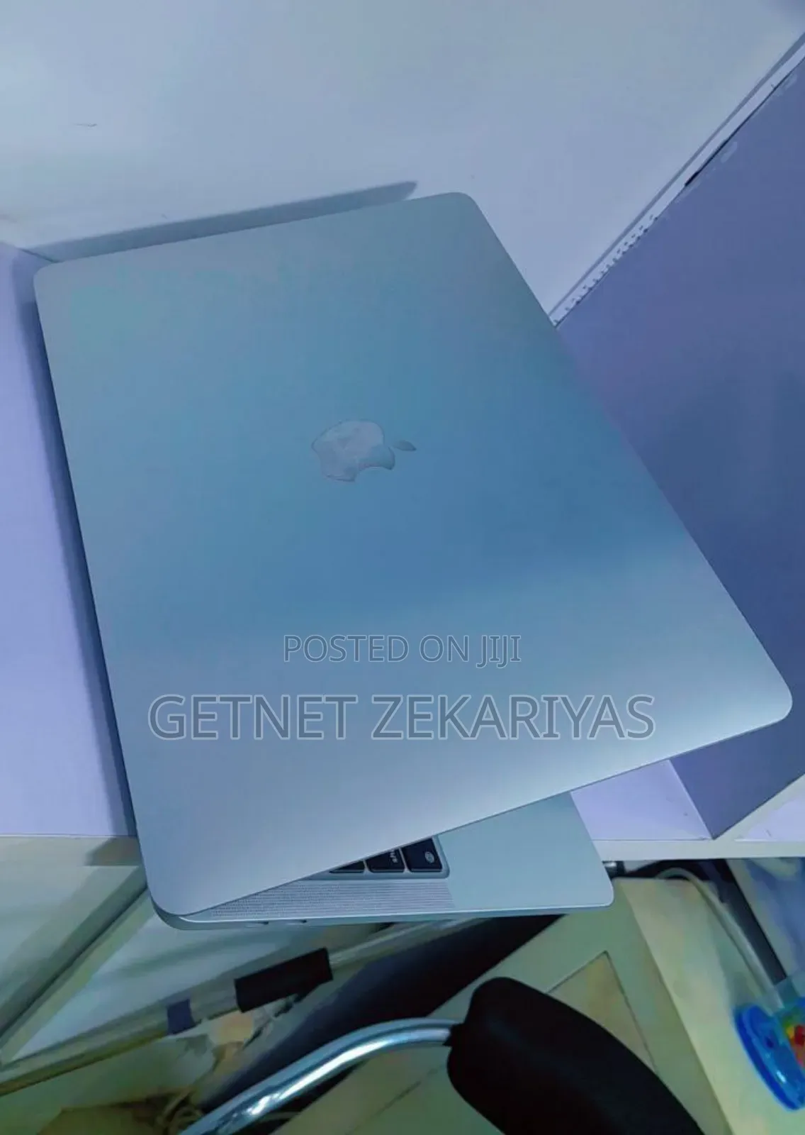 New Laptop Apple MacBook Pro 8GB Apple M2 SSD 256GB