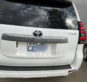 Toyota Land Cruiser Prado 2022 White