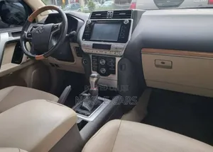 Toyota Land Cruiser Prado 2022 White