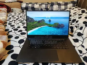 Photo - Laptop Dell Precision 5540 32GB Intel Core I9 eMMC 1T