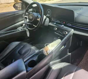 Hyundai Avante 2022 White