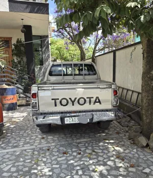 Toyota Hilux 2014 Gold