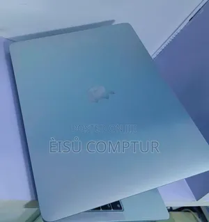 New Laptop Apple MacBook Air 2022 M2 8GB Apple M2 SSD 256GB