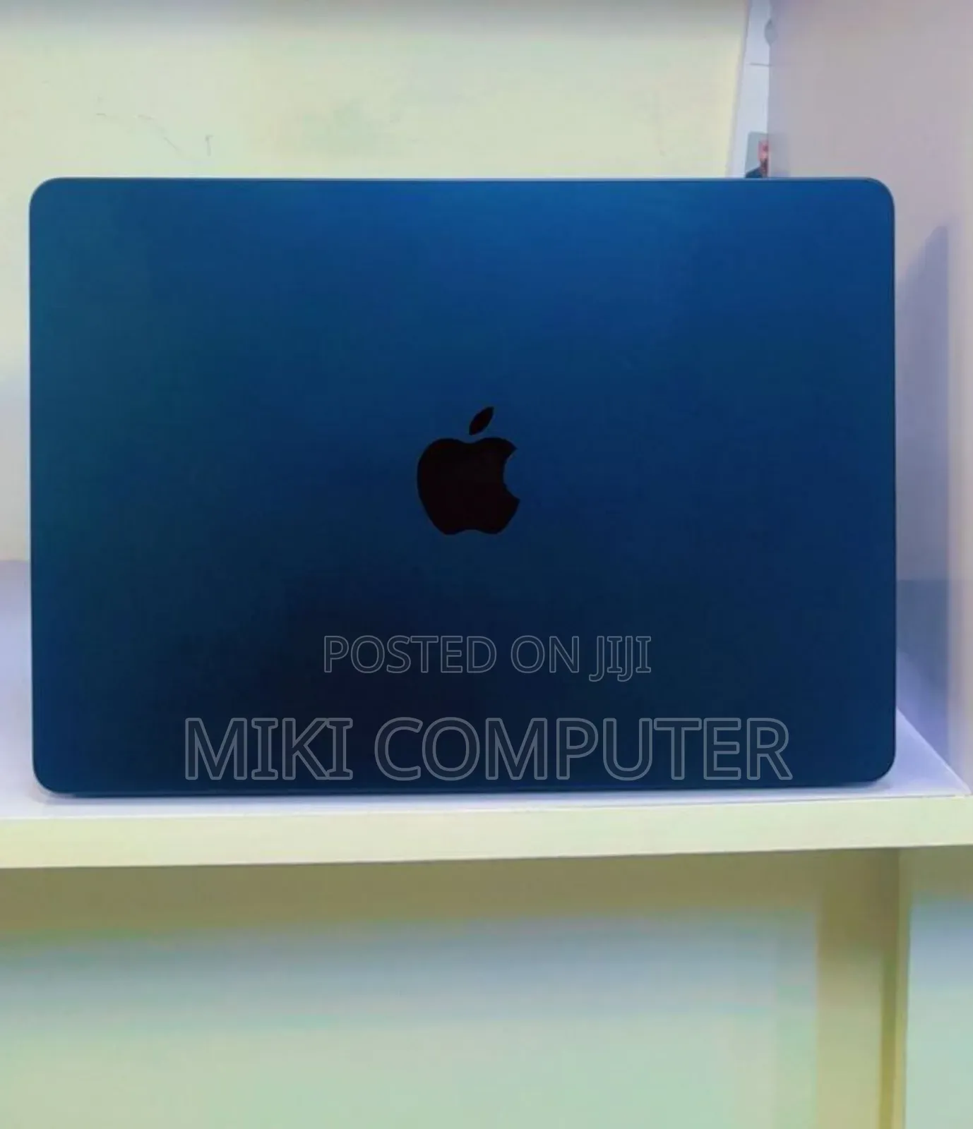 New Laptop Apple MacBook Air 2022 M2 16GB Intel SSD 256GB