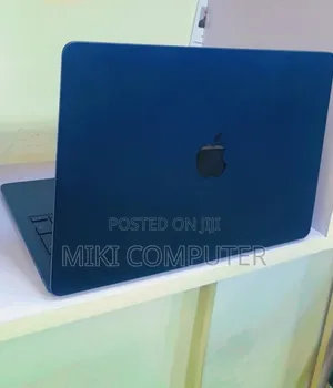 New Laptop Apple MacBook Air 2022 M2 16GB Intel SSD 256GB