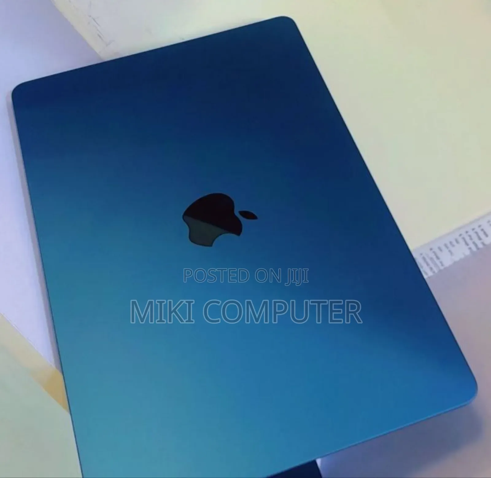 New Laptop Apple MacBook Air 2022 M2 16GB Intel SSD 256GB