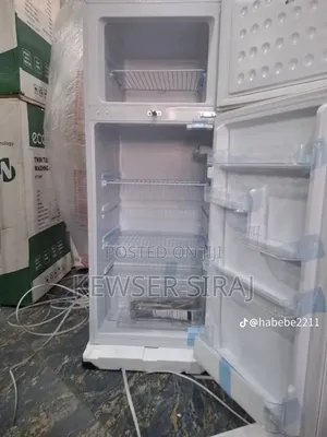 Photo - Hyundai 225 Letter Refrigerator Helps Food Fresh