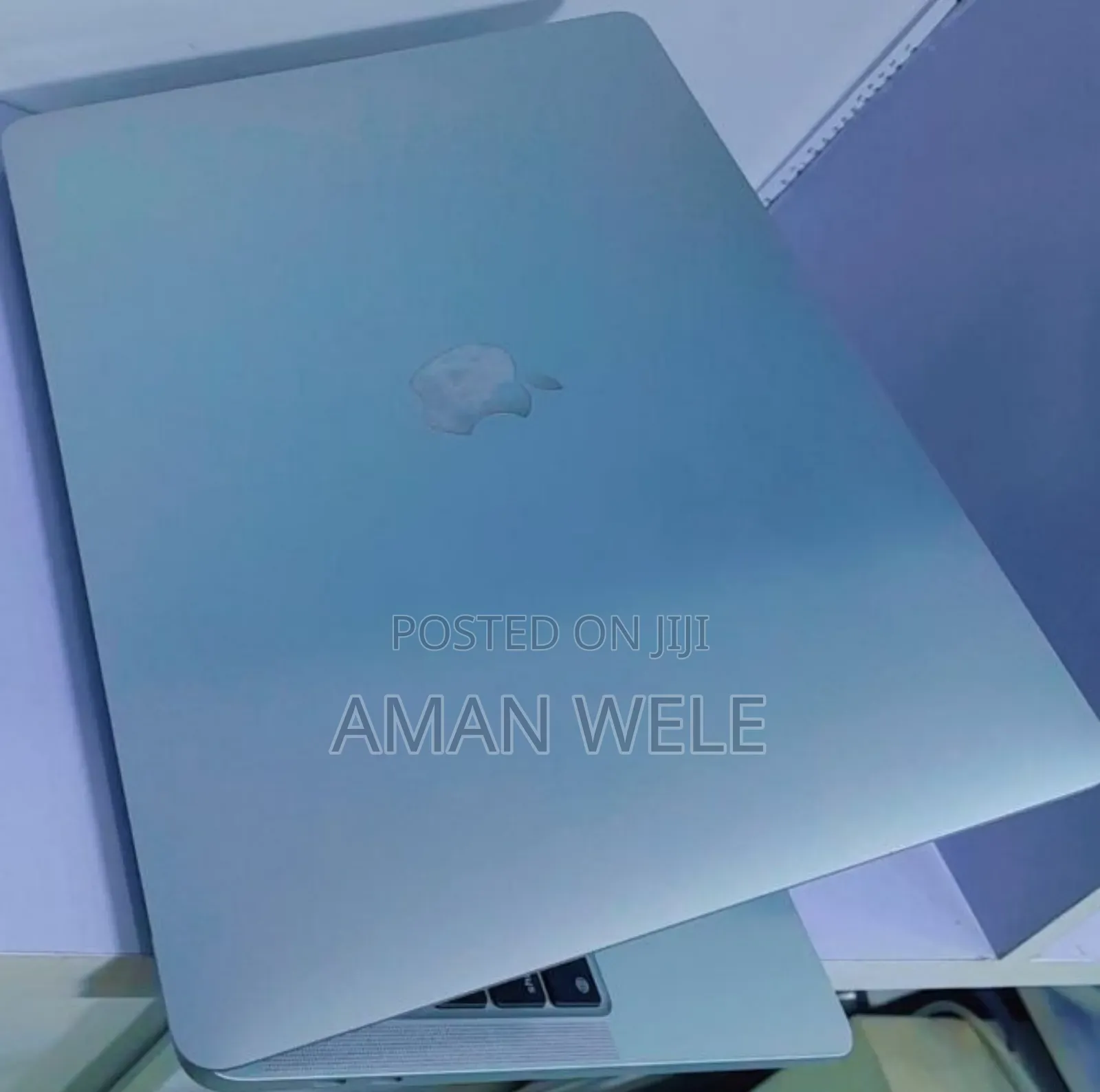 New Laptop Apple MacBook Pro 2022 M2 8GB Apple M2 SSD 256GB