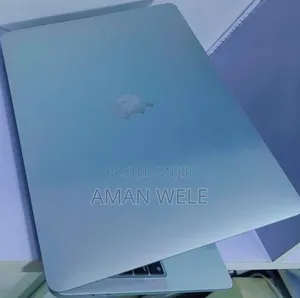 New Laptop Apple MacBook Pro 2022 M2 8GB Apple M2 SSD 256GB