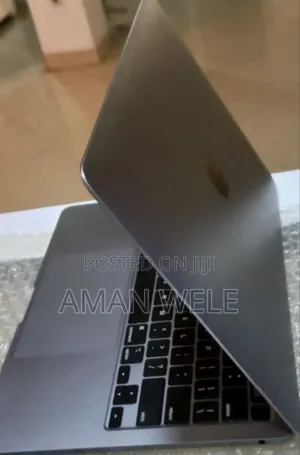 New Laptop Apple MacBook Pro M1 8GB Apple M1 Pro SSD 256GB