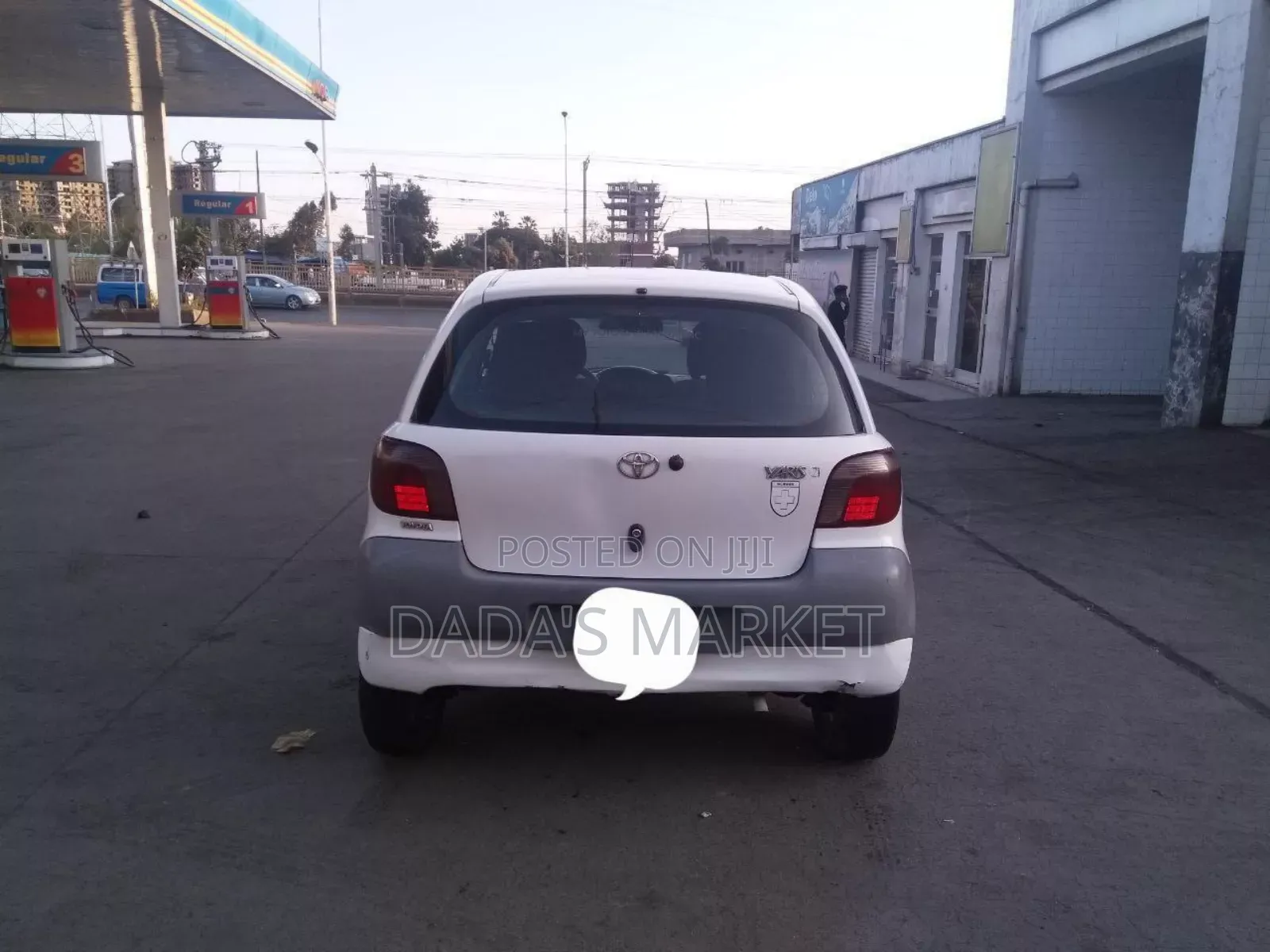 Toyota Vitz 2000 White