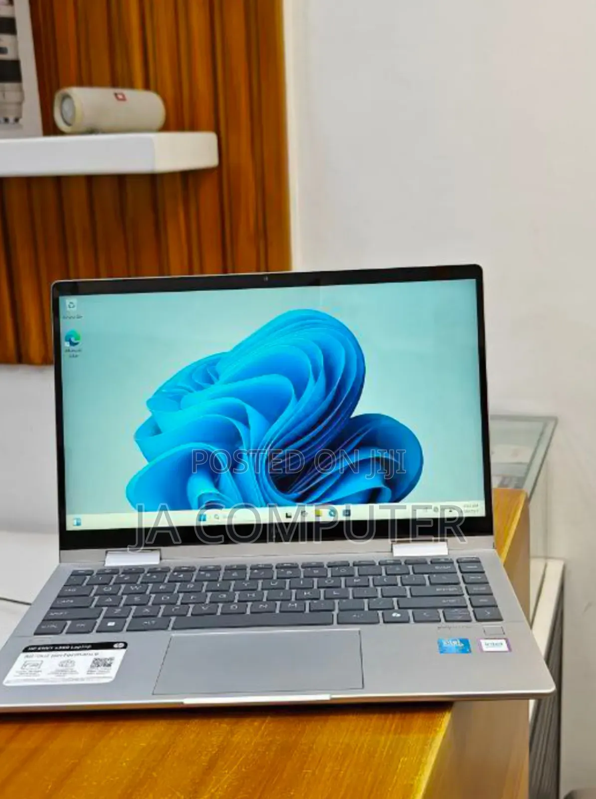 New Laptop HP Envy X360 16GB Intel Core 7 SSD 512GB