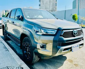 Toyota Hilux 2022 Gray