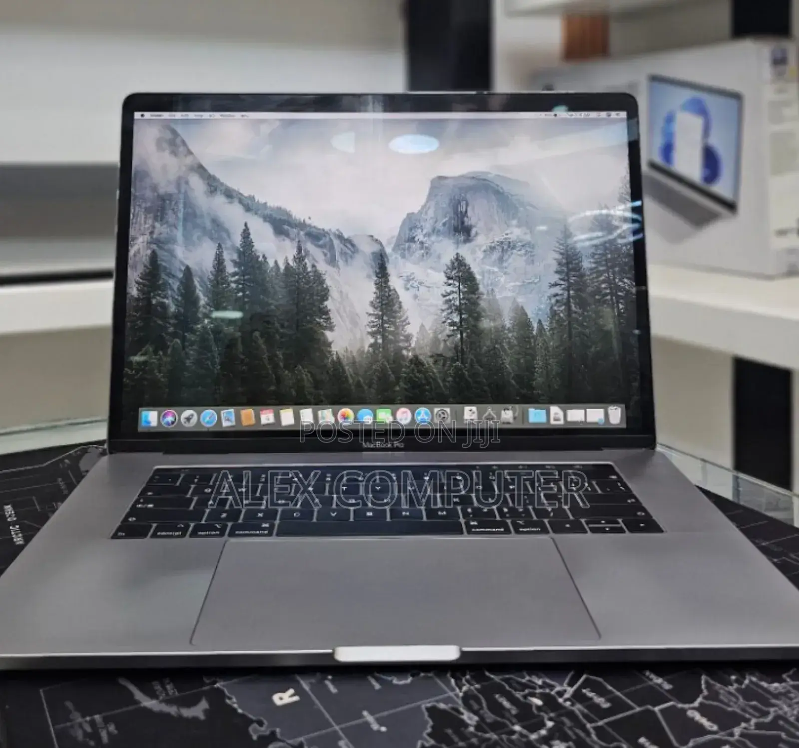 New Laptop Apple MacBook Pro 2019 16GB Intel Core I9 SSD 512GB