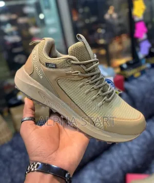 Photo - Colombia High Master Quality Hiking Sneakers for You