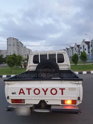 Toyota Land Cruiser 2018 White