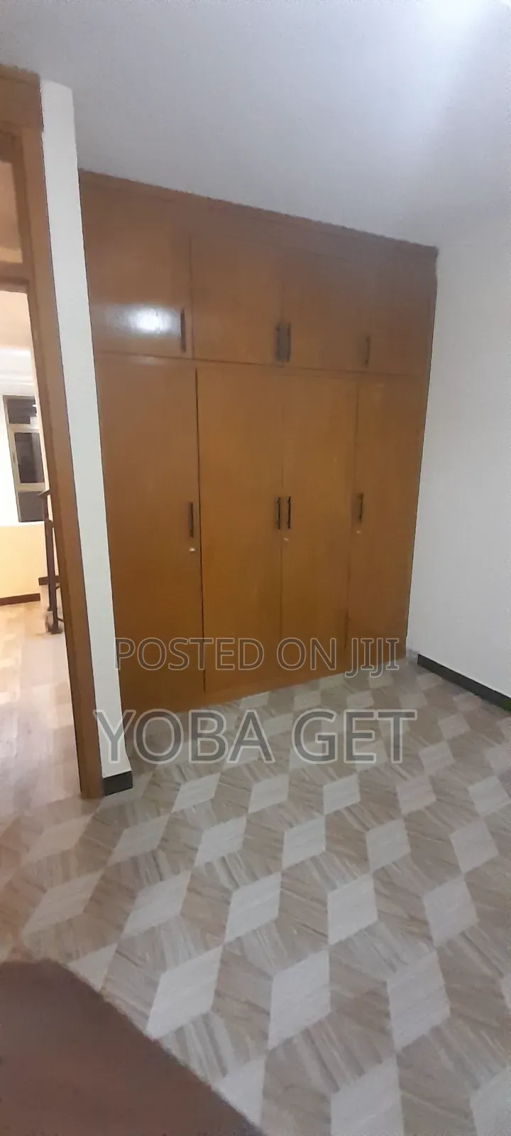 3bdrm House in Akaky Kaliti for sale