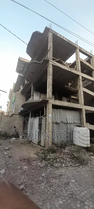 6bdrm House in Akaky Kaliti for sale