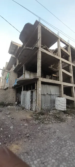 6bdrm House in Akaky Kaliti for sale