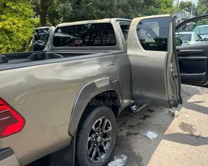 Toyota Hilux 2021 Teal