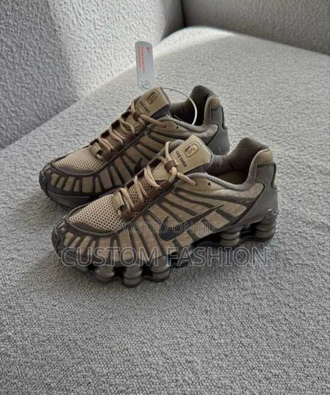 Nike Shox Tl Sneakers in a Khaki