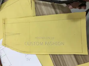 Nike Shox Tl Sneakers in a Khaki