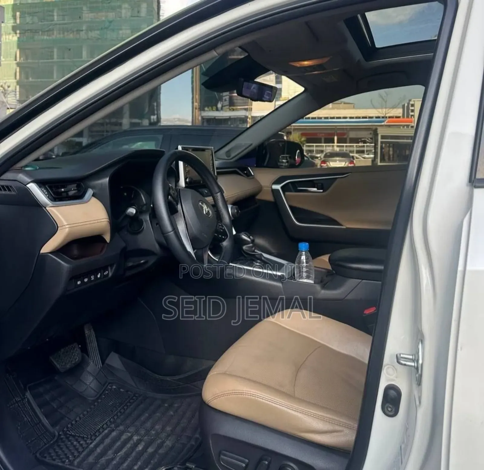 Toyota RAV4 2022 White