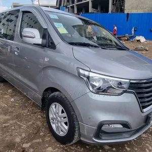 Photo - Hyundai Starex 2022 Silver