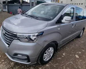 Hyundai Starex 2022 Silver