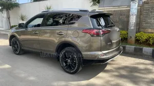 Toyota RAV4 2017 Teal