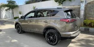 Toyota RAV4 2017 Teal