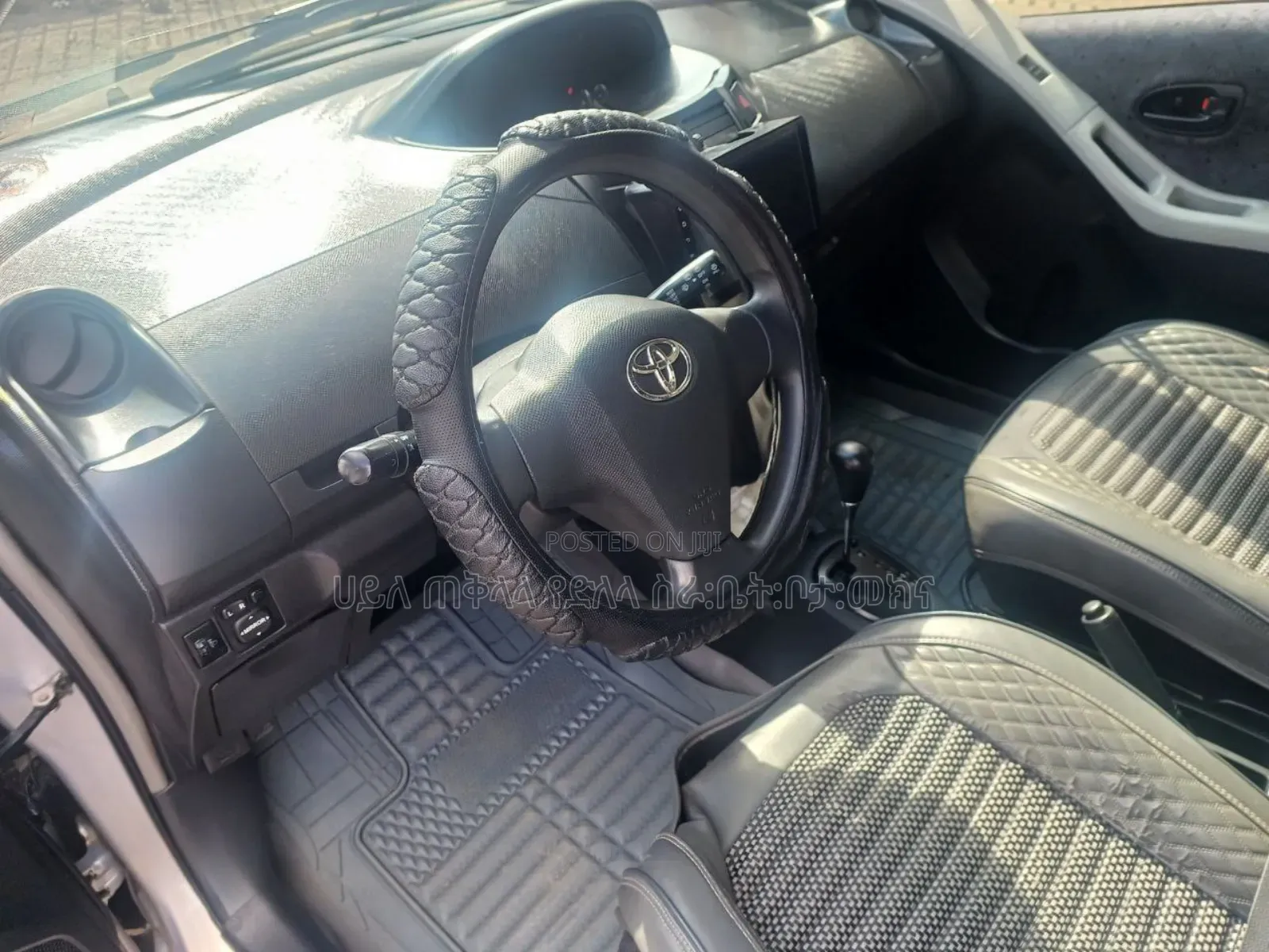 Toyota Yaris 2011 Silver