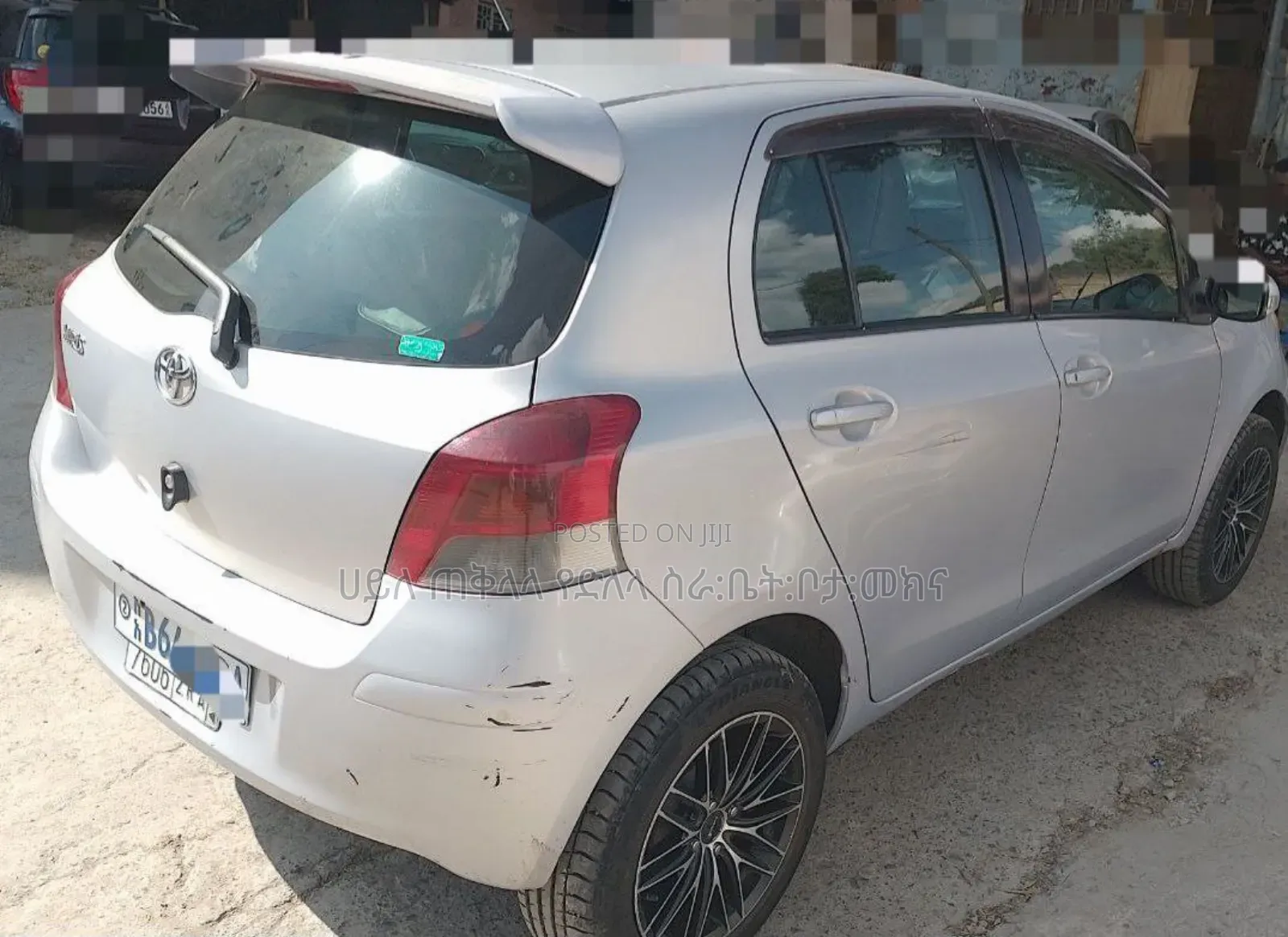 Toyota Yaris 2011 Silver