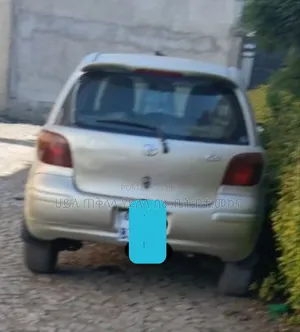 Toyota Vitz 2002 Gold