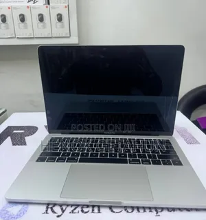 New Laptop Apple MacBook Pro 2017 8GB Intel Core I5 SSD 128GB