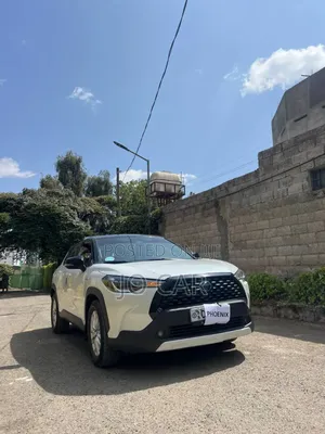Toyota Corolla Cross Hybrid 2024 White
