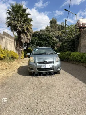 Photo - Toyota Yaris 2008 Silver