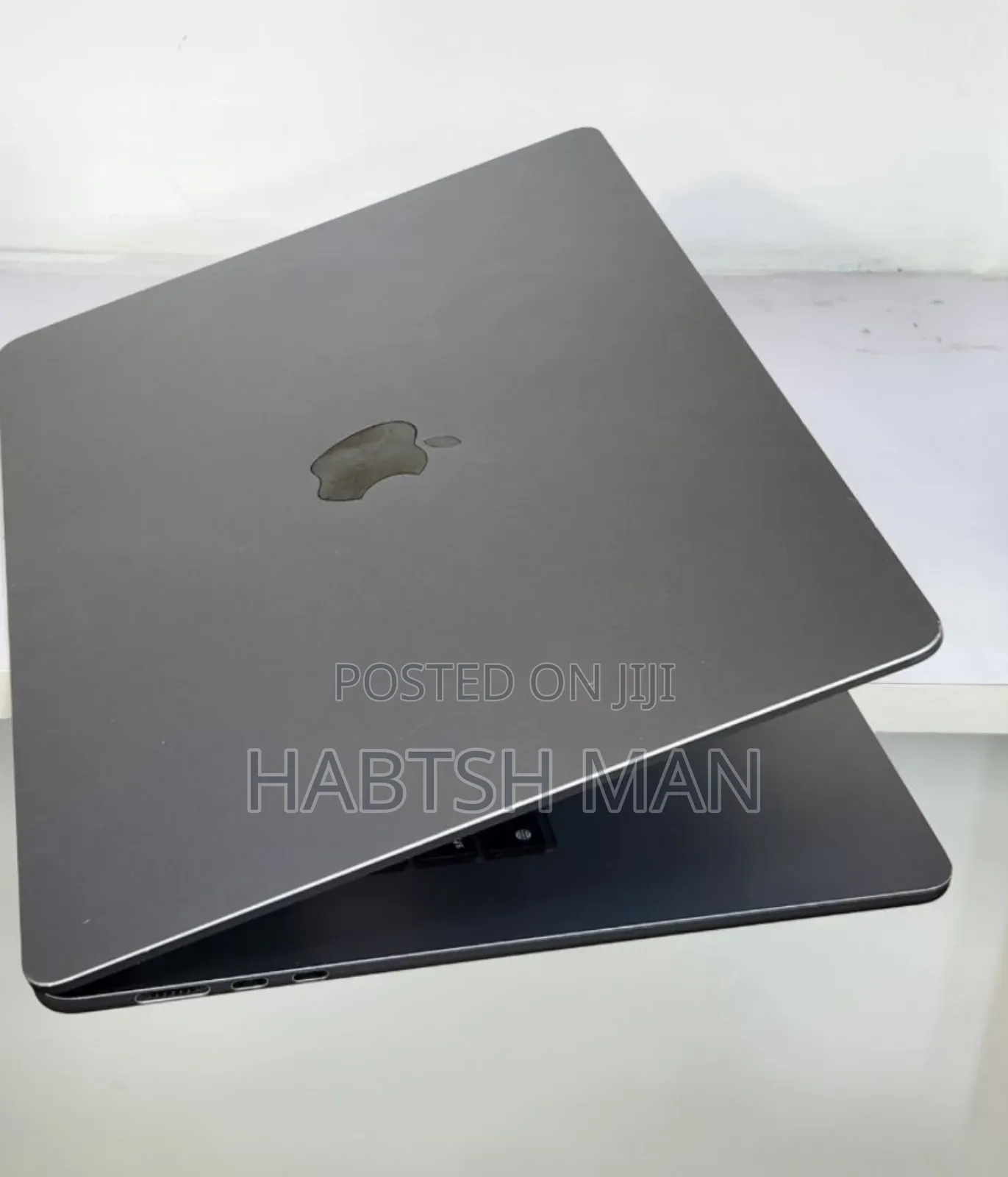 New Laptop Apple MacBook Air 2022 M2 8GB Apple M2 SSD 256GB