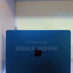 New Laptop Apple MacBook Air 2022 M2 8GB Apple M2 SSD 256GB