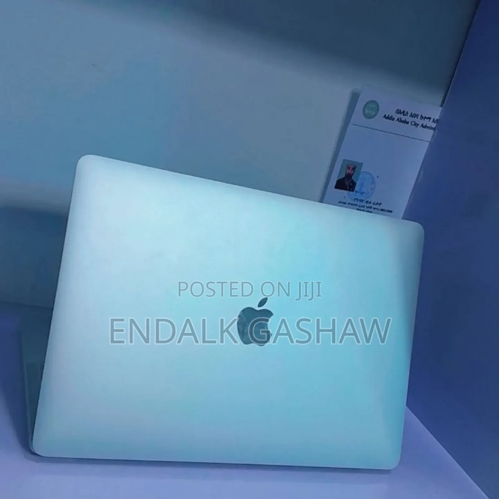 New Laptop Apple MacBook Pro 2022 M2 8GB Apple M2 SSD 256GB