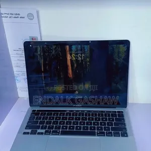 Photo - New Laptop Apple MacBook Pro 2022 M2 8GB Apple M2 SSD 256GB