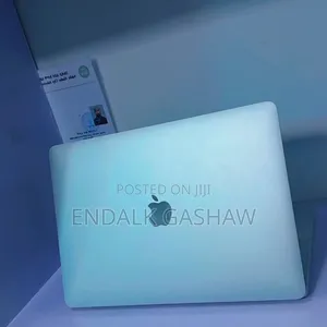 New Laptop Apple MacBook Pro 2022 M2 8GB Apple M2 SSD 256GB