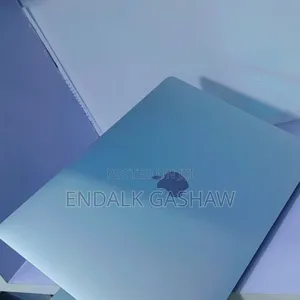 New Laptop Apple MacBook Pro 2022 M2 8GB Apple M2 SSD 256GB