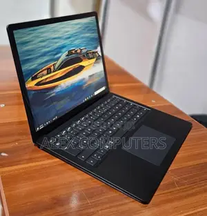 New Laptop Microsoft Surface 16GB Intel Core I7 SSD 256GB