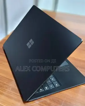 New Laptop Microsoft Surface 16GB Intel Core I7 SSD 256GB