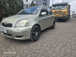Toyota Vitz 1.3 FWD 5dr 2002 Gold