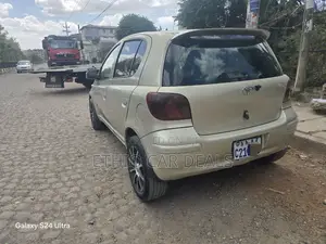 Toyota Vitz 1.3 FWD 5dr 2002 Gold