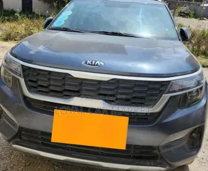 Photo - Kia Seltos S 2022 Gray